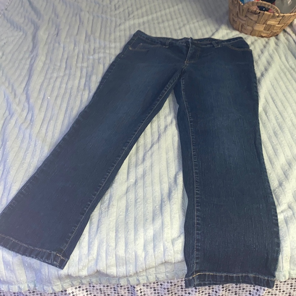 Straight leg jeans 2/20$